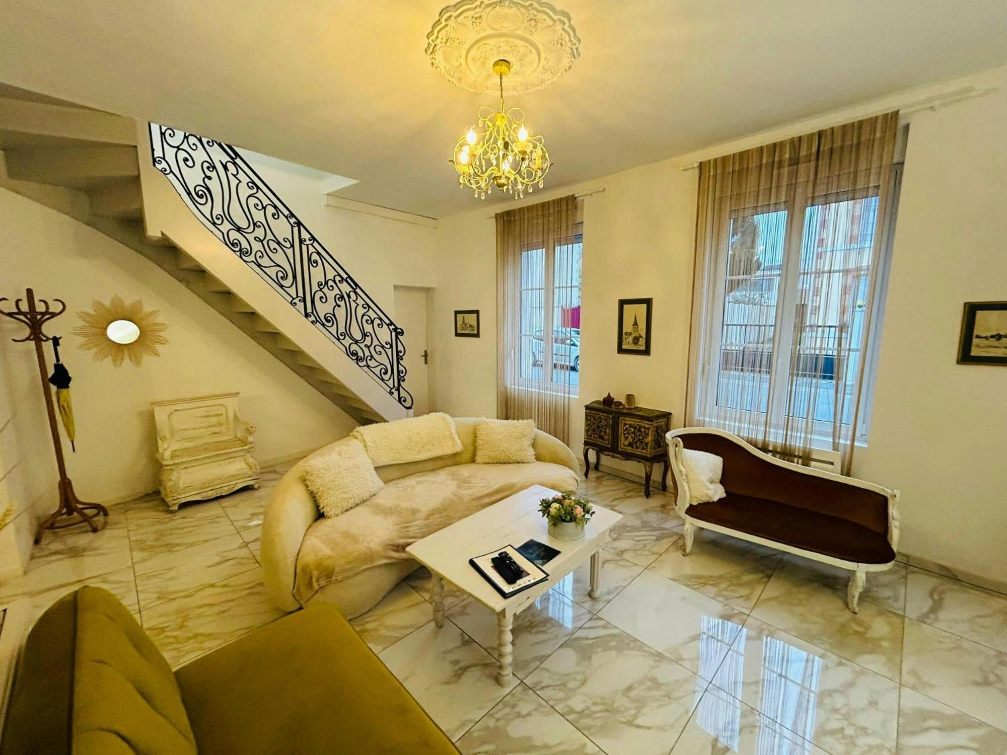 Magnifique Maison Dartiste La Maison Aerts Реймс Екстер'єр фото